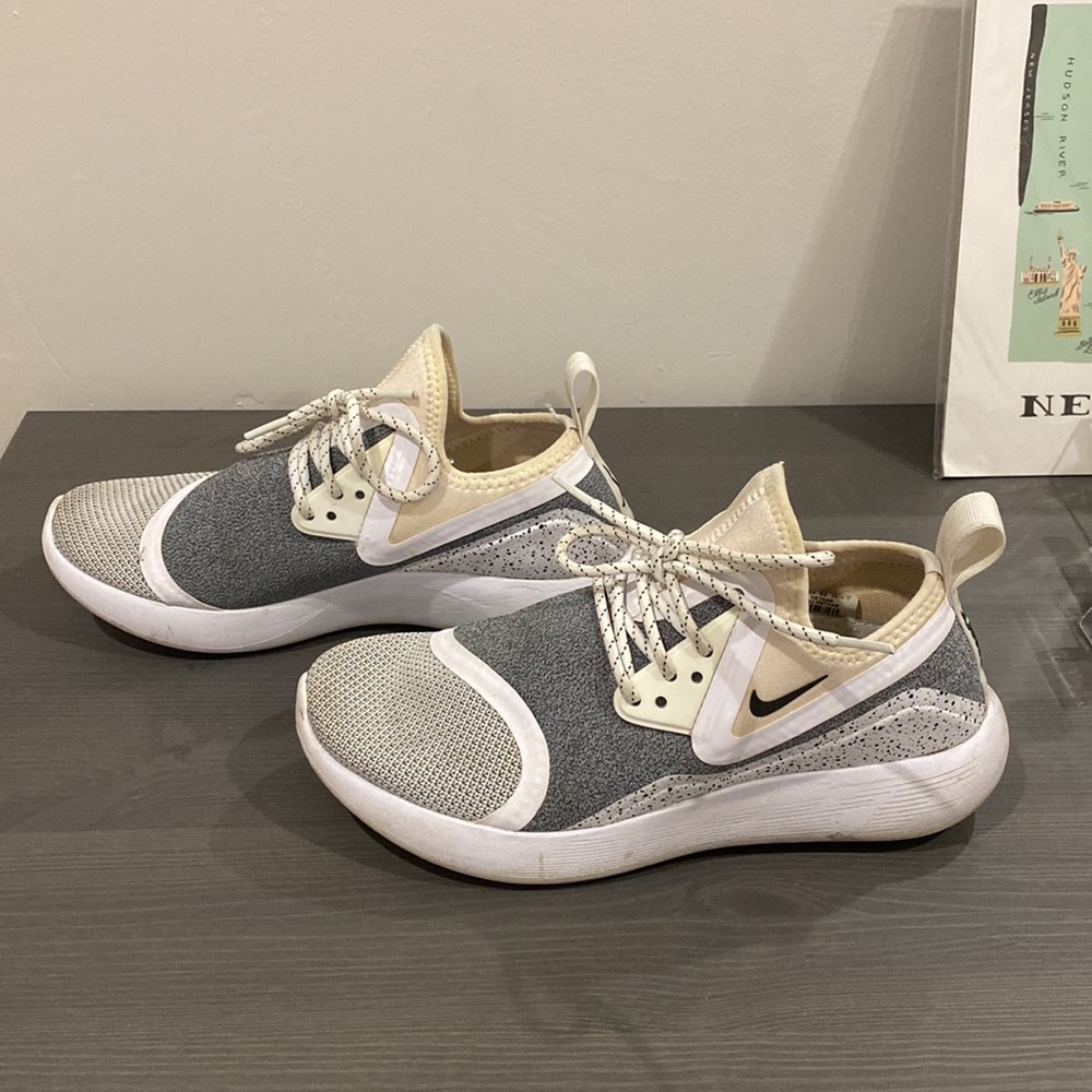 Nike Free - Picture 2 of 5